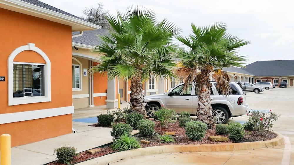 6-pleasanton, Tx